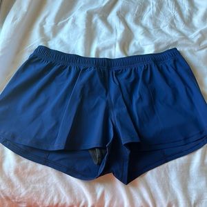 NWOT Jolyn “Doyle” short